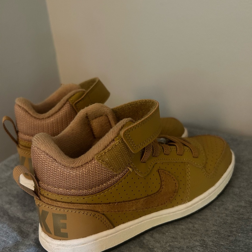 Nike high top boys size 11c